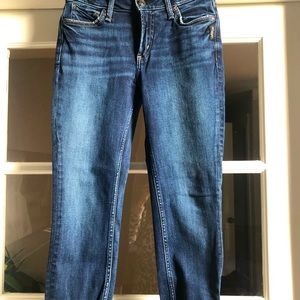 Silver jean crops. Mid rise. Size 25 x 26 length